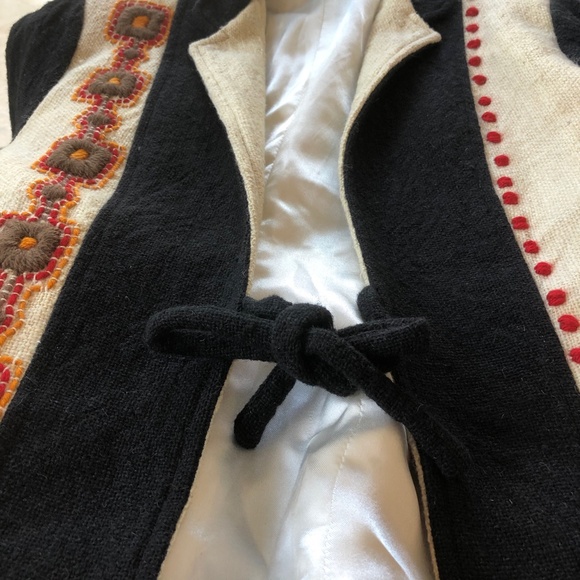 Raw Hand-Spun Wool Jacket - Picture 3 of 6